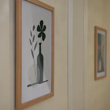 Du Centre 8 Apartment