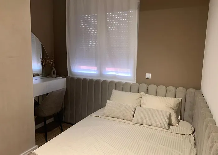 Du Centre 8 Apartment